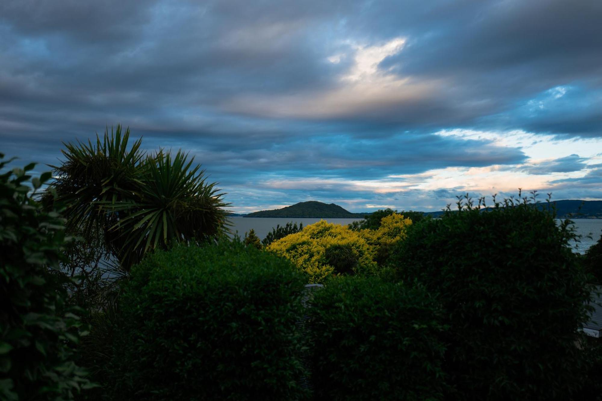 Rotorua Serenity Lakeview Retreat ภายนอก รูปภาพ