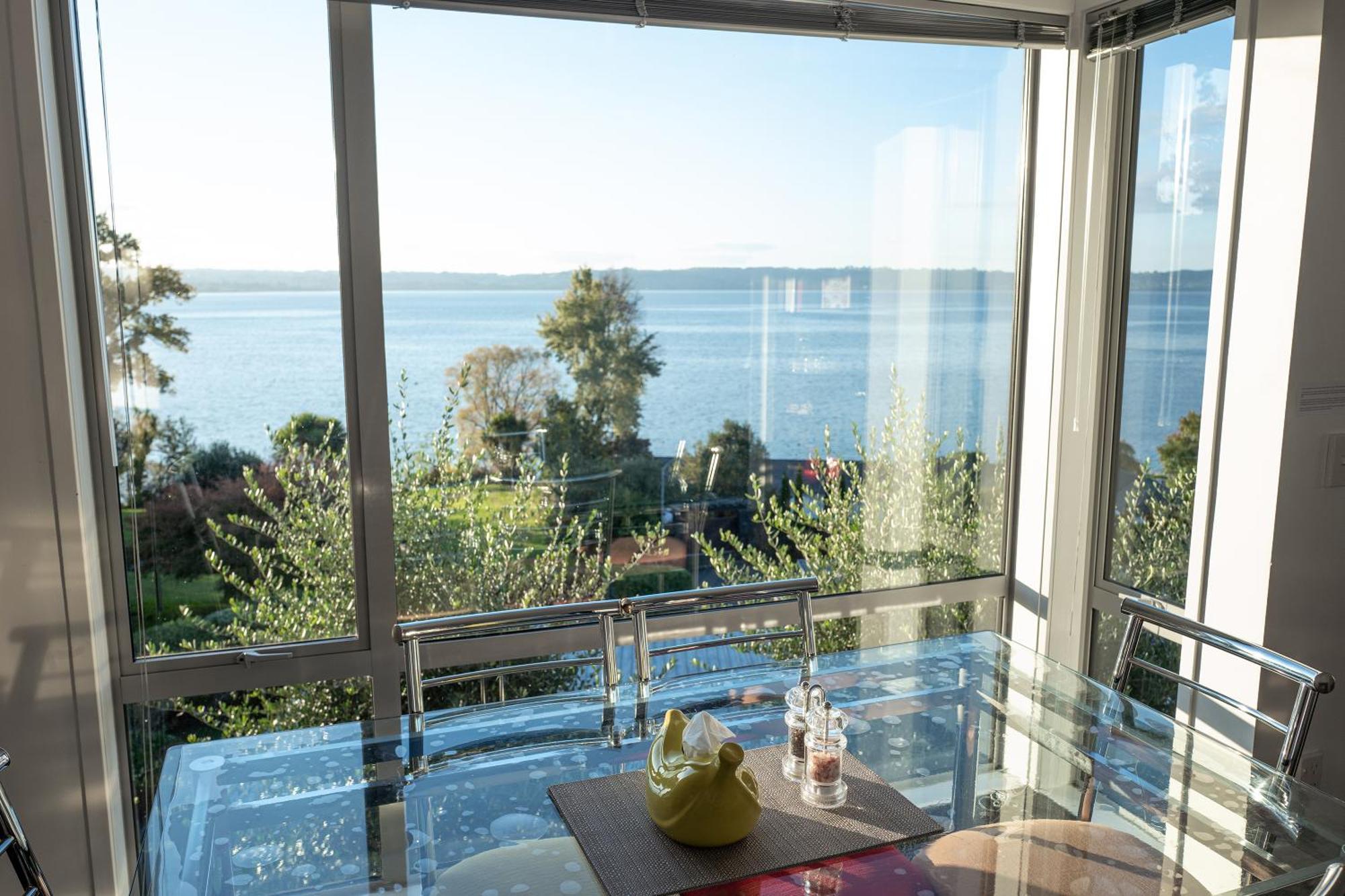 Rotorua Serenity Lakeview Retreat ภายนอก รูปภาพ