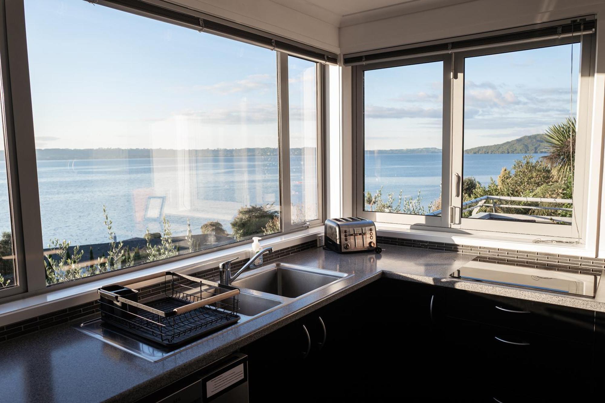 Rotorua Serenity Lakeview Retreat ภายนอก รูปภาพ